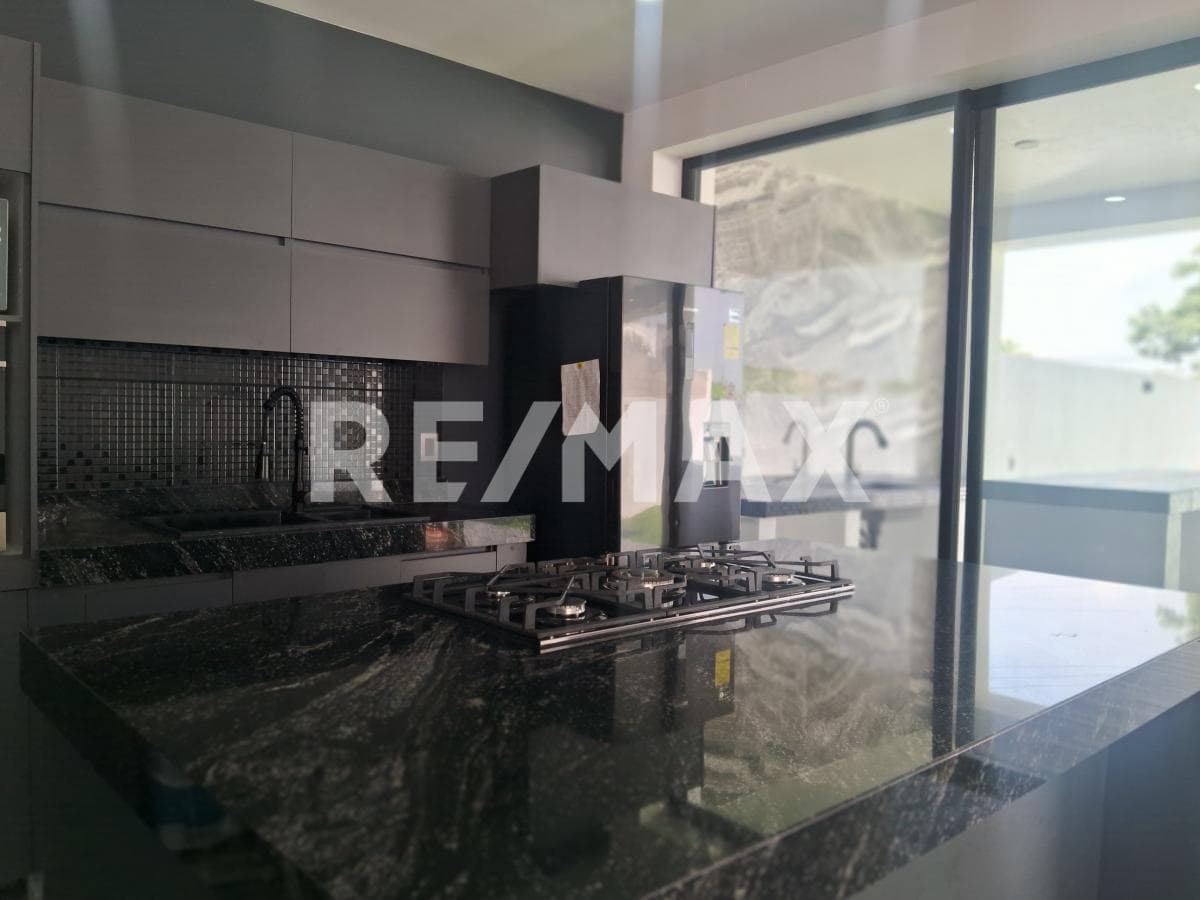 House for Sale in Morelos, Burgos Bugambilias, Temixco