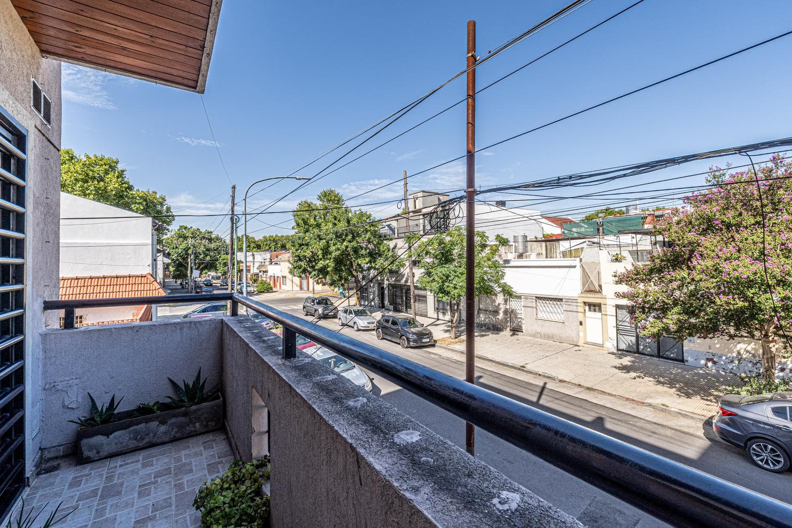 4-room apartment with a terrace—For Sale