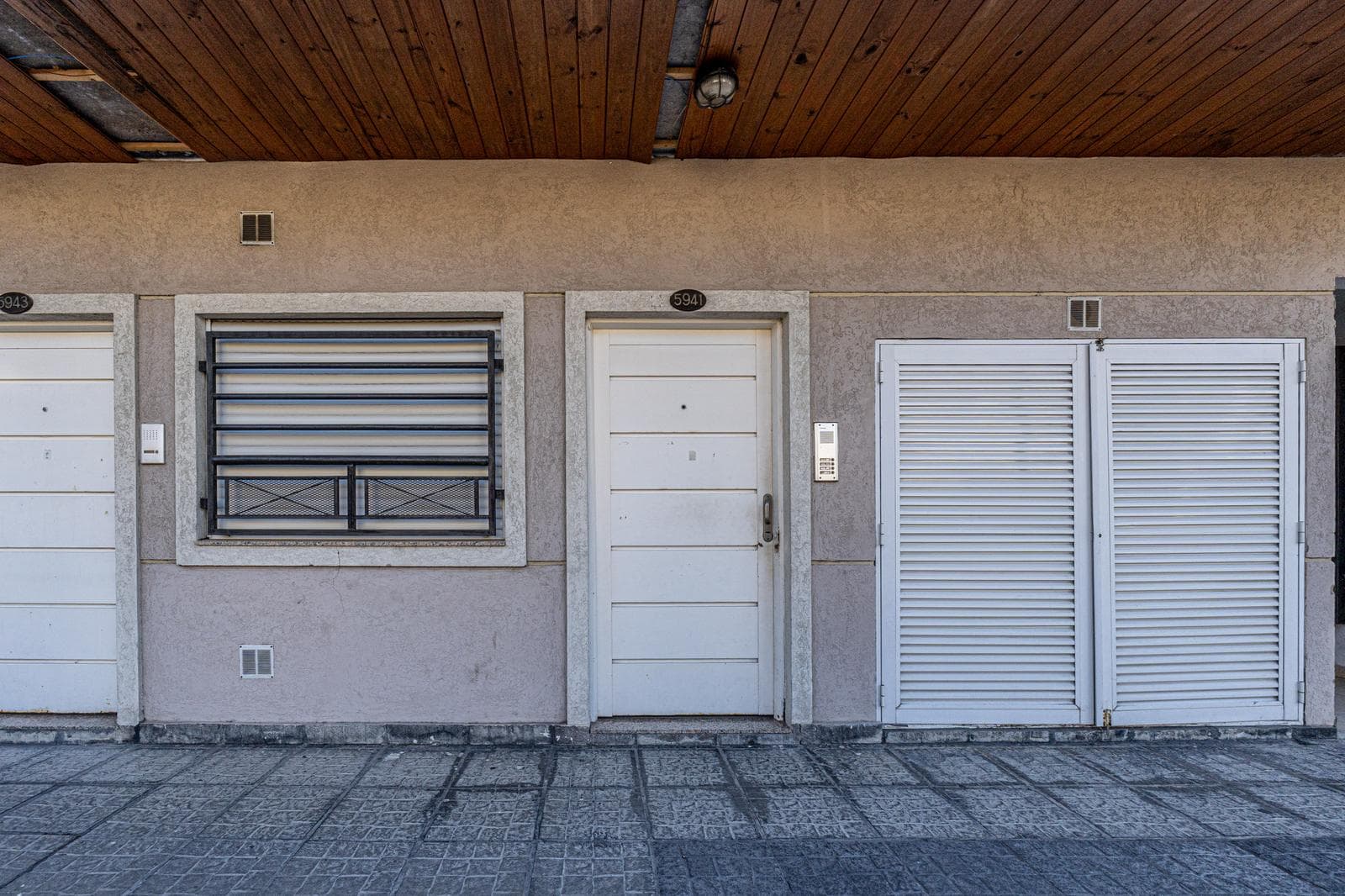 4-room apartment with a terrace—For Sale