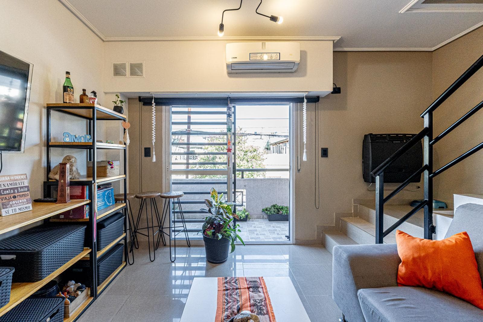 4-room apartment with a terrace—For Sale