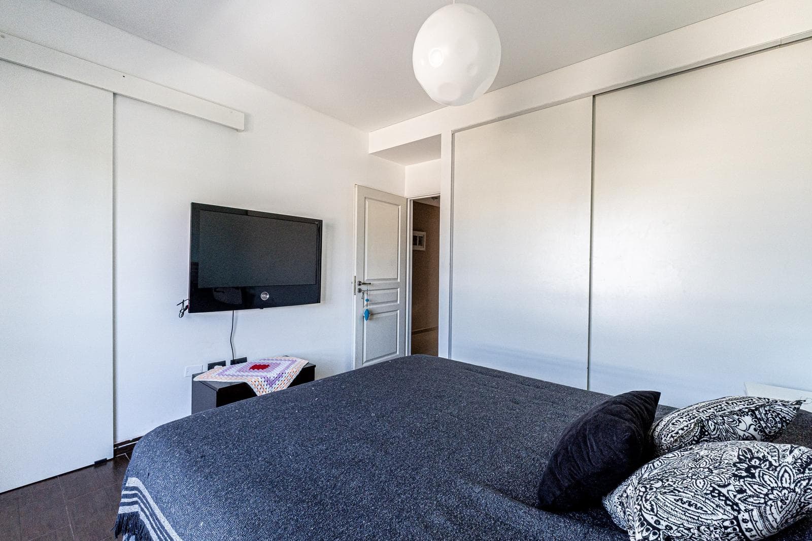 4-room apartment with a terrace—For Sale