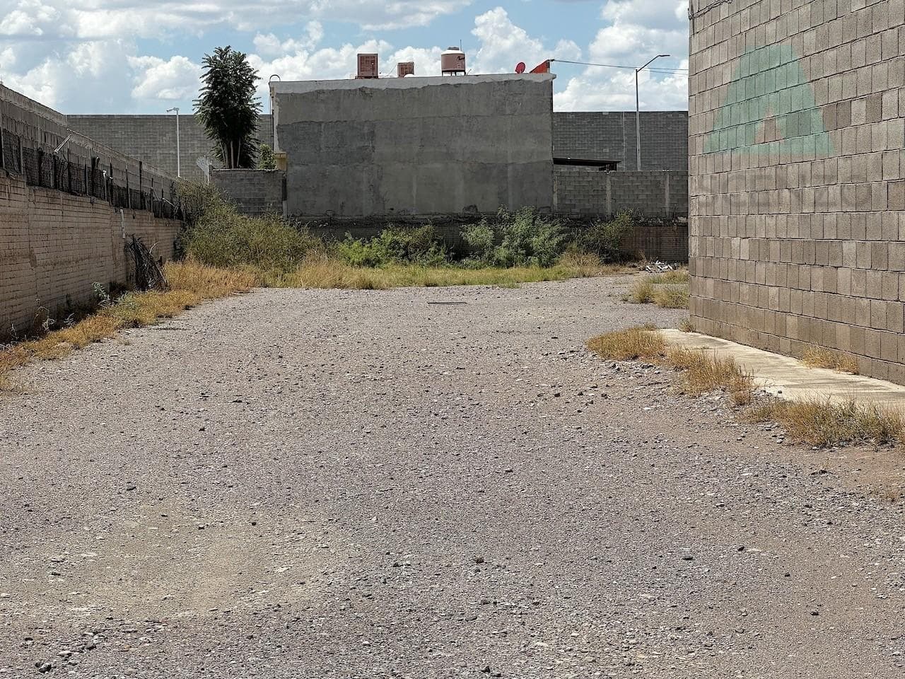 Great Opportunity! Land for Rent for Industrial and Commercial Use in the Industrias and Luhenr Areas