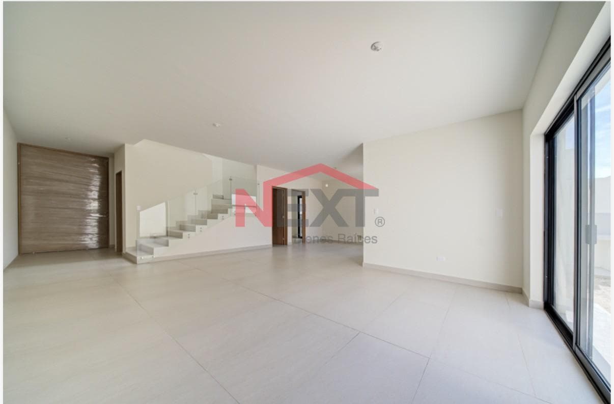 House for Sale in Privanza Calizas | 3 Minutes from the Country Club | 6 Solar Panels | Garden with Bar and Grill