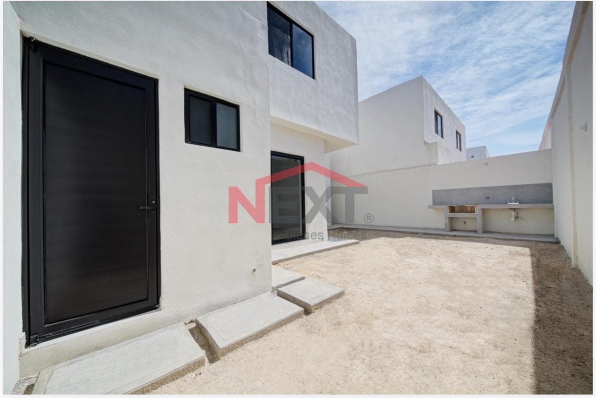 House for Sale in Privanza Calizas | 3 Minutes from the Country Club | 6 Solar Panels | Garden with Bar and Grill
