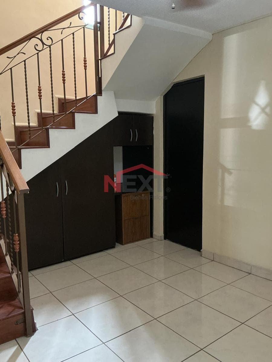 Corner House for Rent in Jardines Coloniales