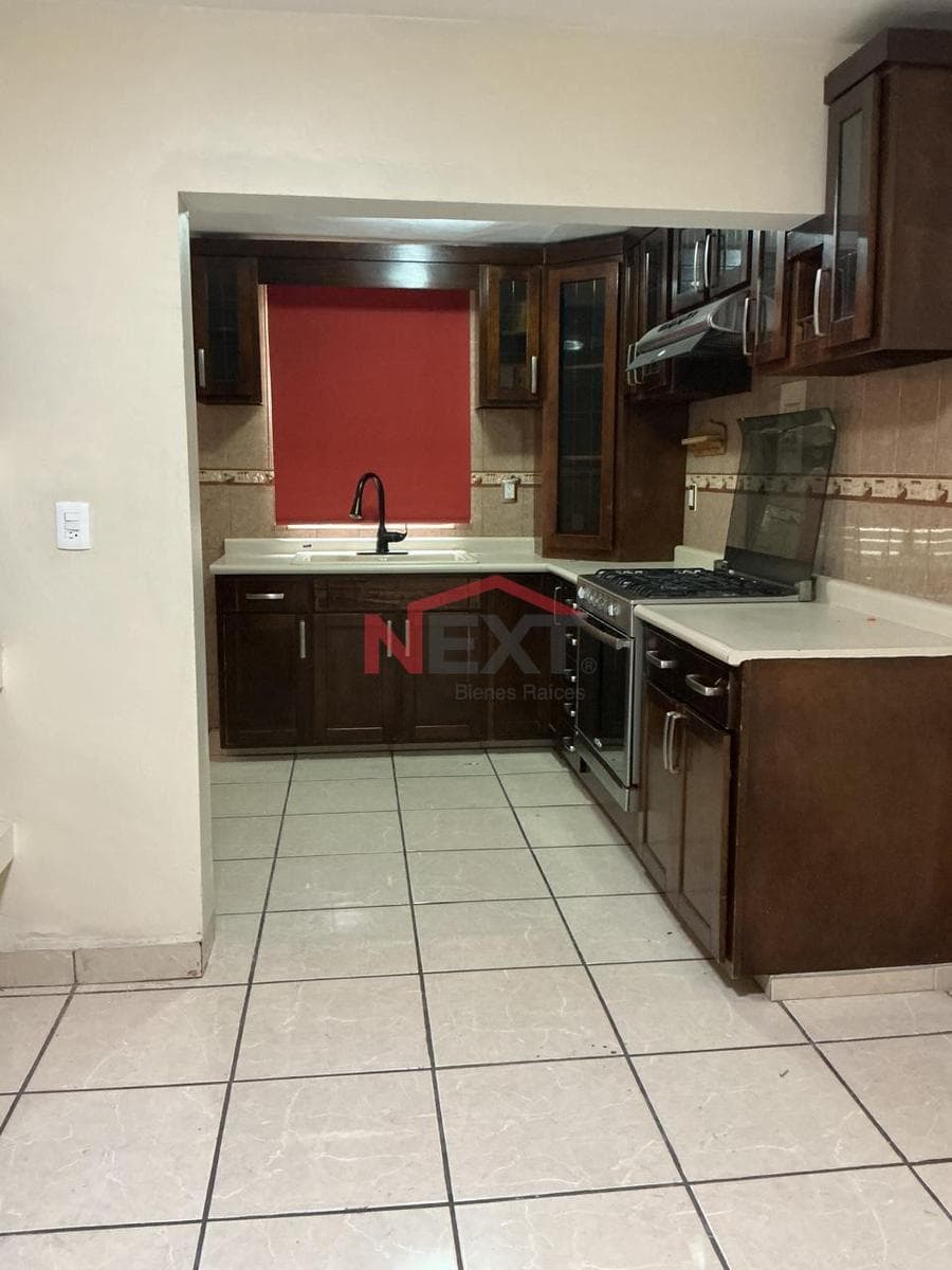 Corner House for Rent in Jardines Coloniales