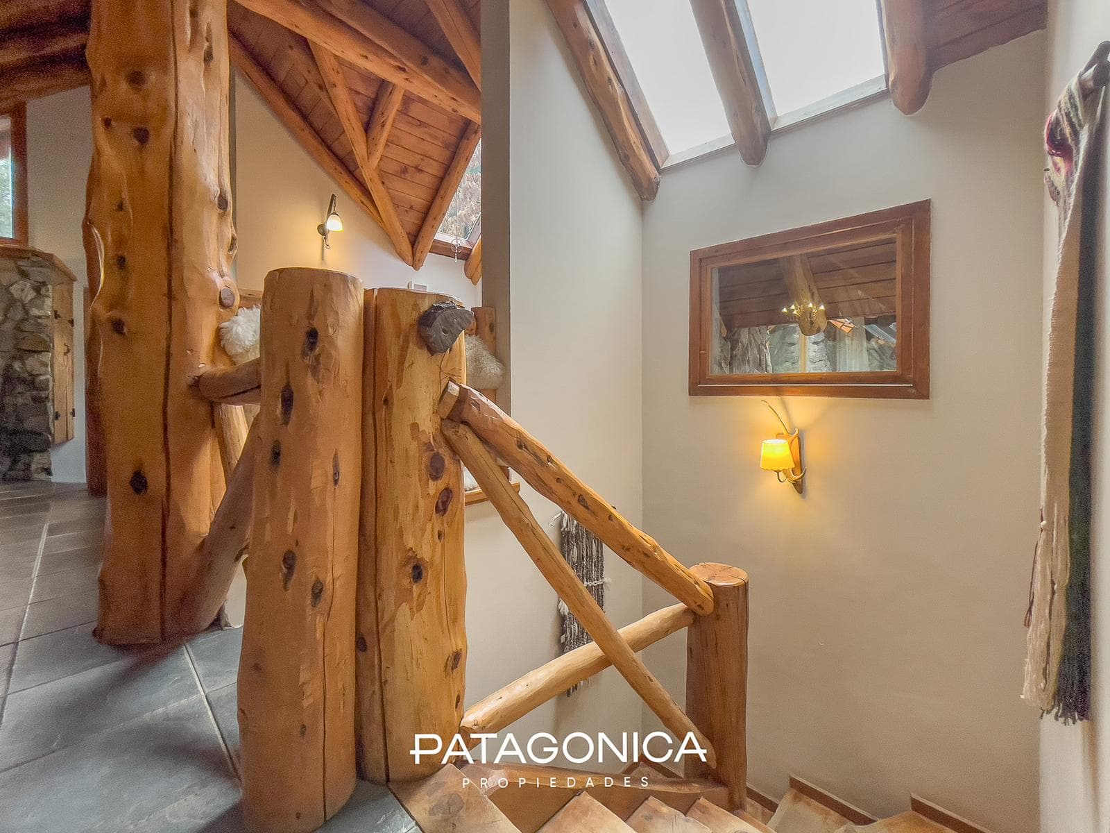 House for sale, 272 m², on the Manzano Peninsula, 50 meters from the beach, Villa la Angostura