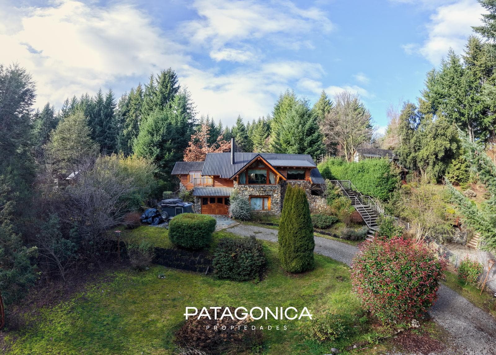 House for sale, 272 m², on the Manzano Peninsula, 50 meters from the beach, Villa la Angostura