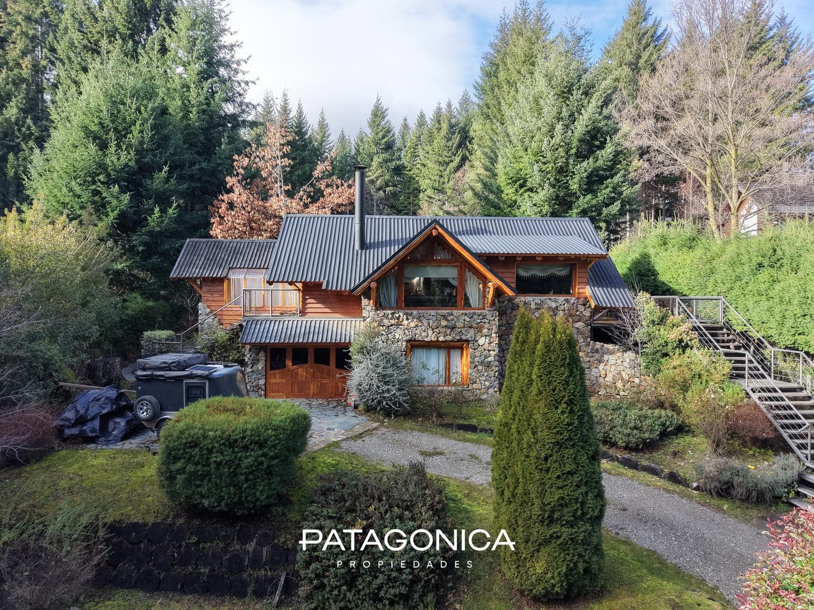 House for sale, 272 m², on the Manzano Peninsula, 50 meters from the beach, Villa la Angostura