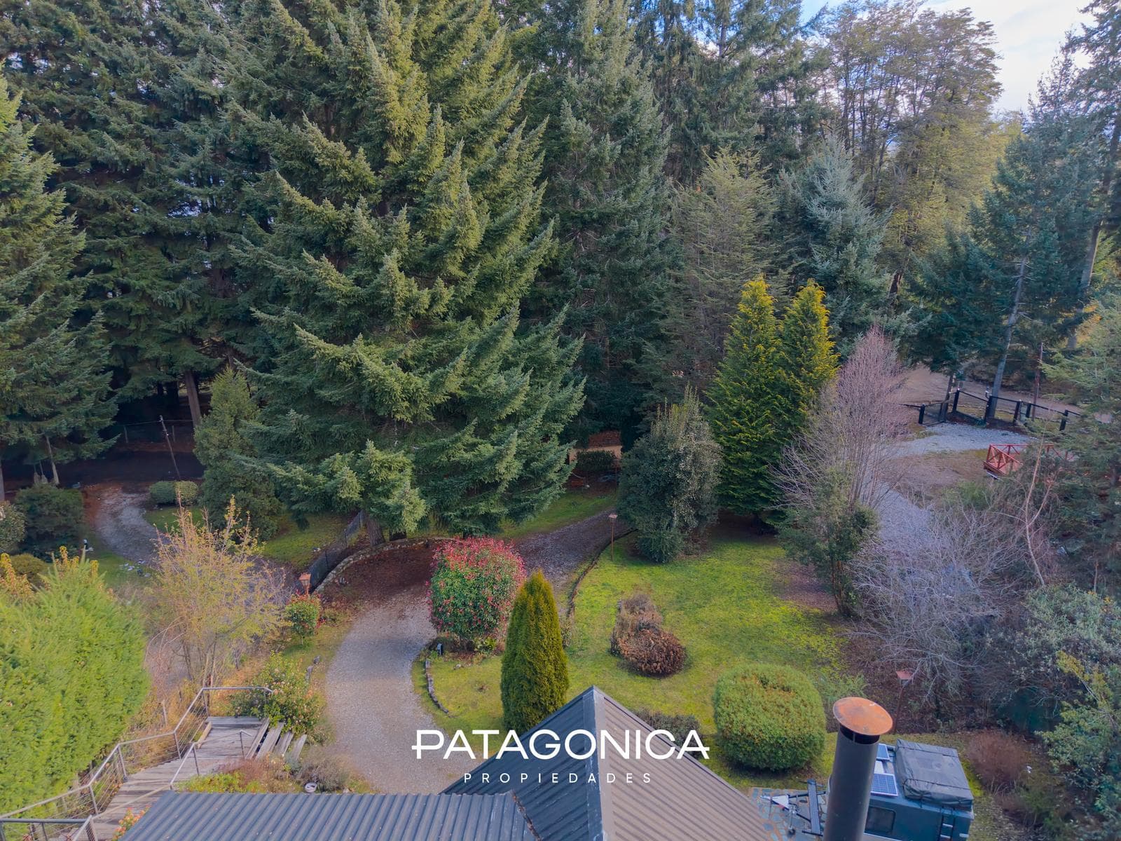 House for sale, 272 m², on the Manzano Peninsula, 50 meters from the beach, Villa la Angostura