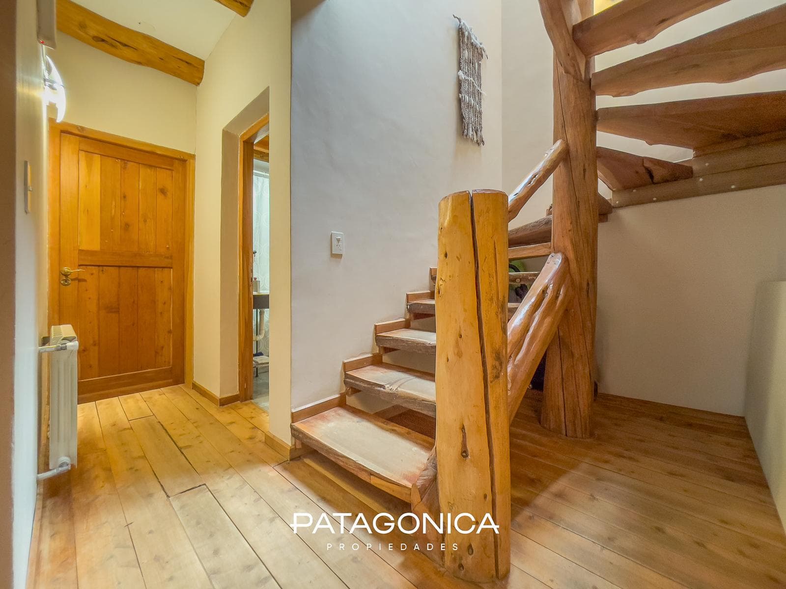 House for sale, 272 m², on the Manzano Peninsula, 50 meters from the beach, Villa la Angostura