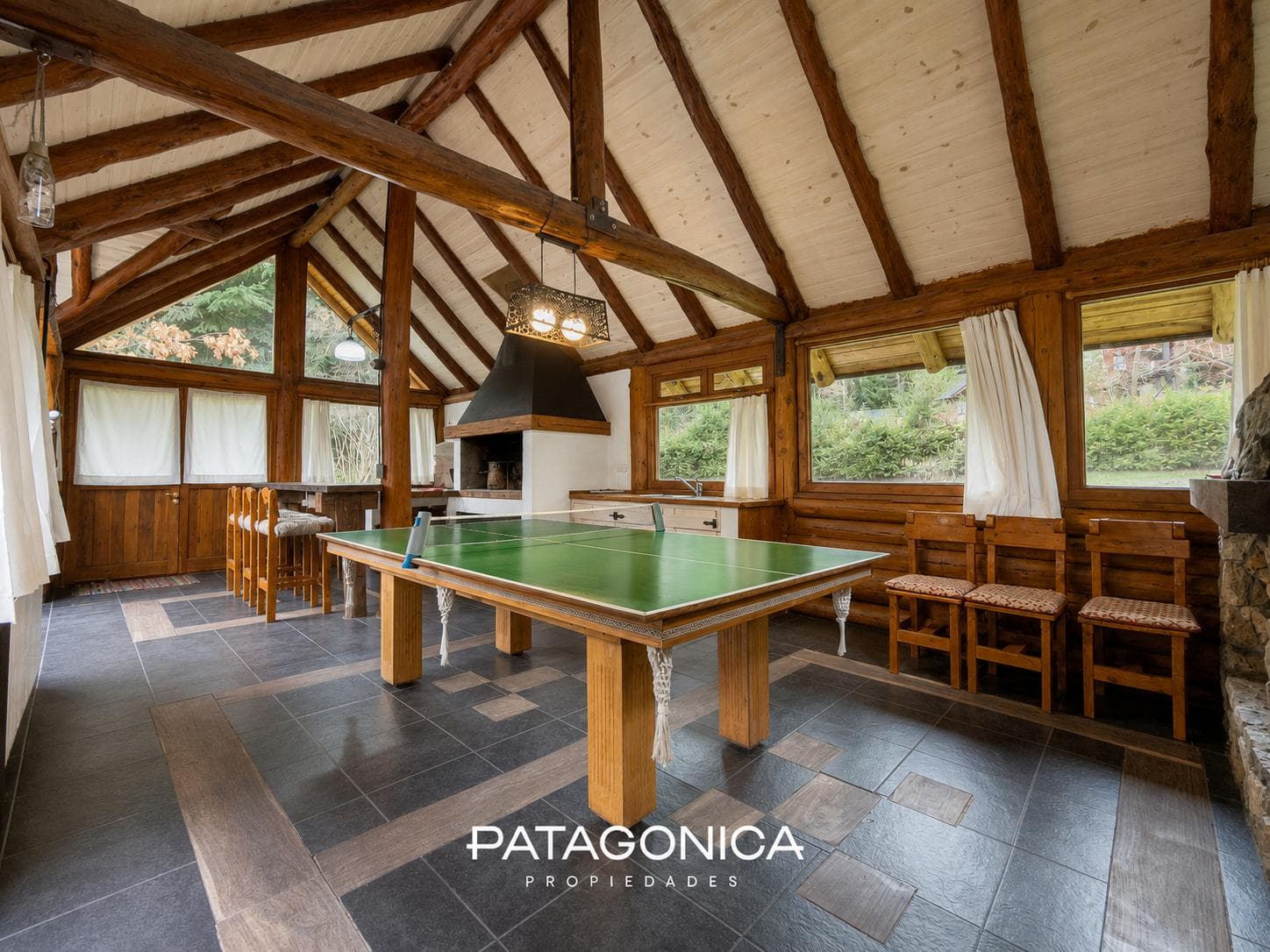 House for sale, 272 m², on the Manzano Peninsula, 50 meters from the beach, Villa la Angostura