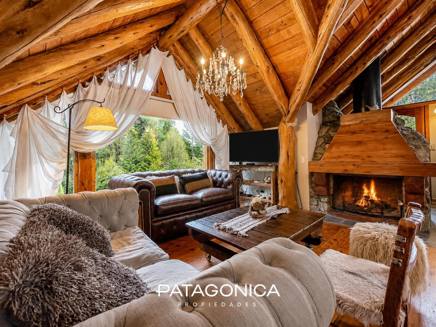 House for sale, 272 m², on the Manzano Peninsula, 50 meters from the beach, Villa la Angostura