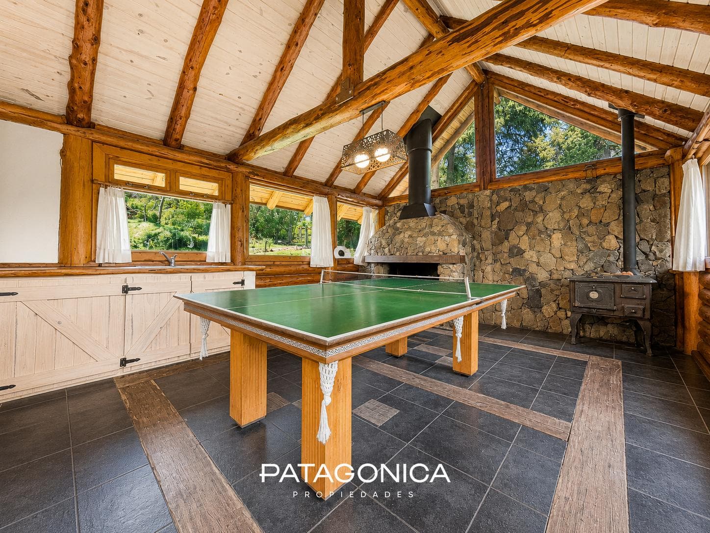 House for sale, 272 m², on the Manzano Peninsula, 50 meters from the beach, Villa la Angostura