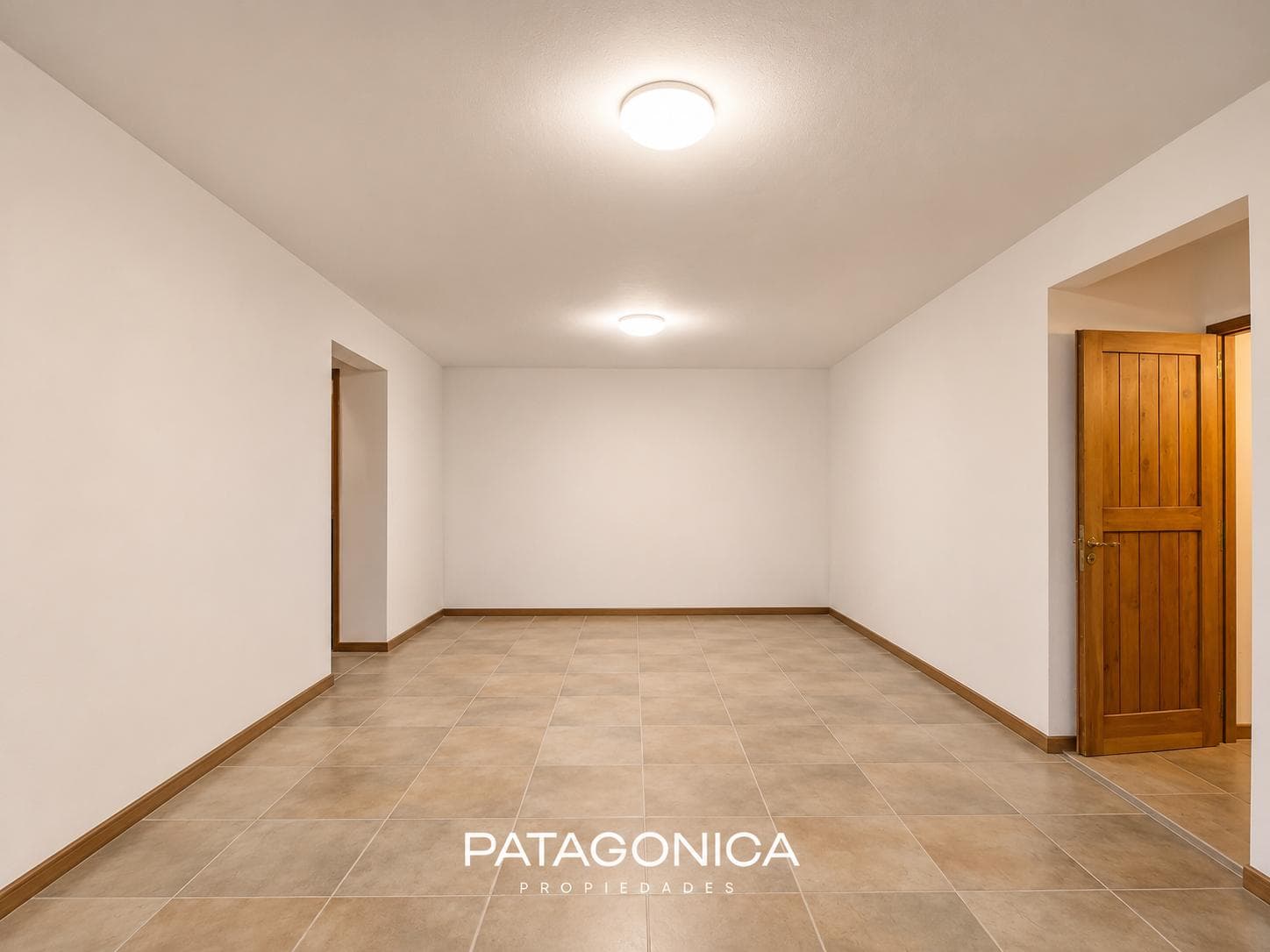 House for sale, 272 m², on the Manzano Peninsula, 50 meters from the beach, Villa la Angostura