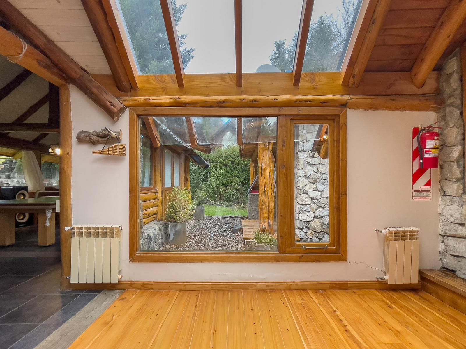 House for sale, 272 m², on the Manzano Peninsula, 50 meters from the beach, Villa la Angostura