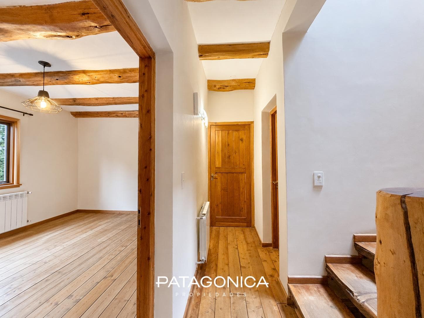 House for sale, 272 m², on the Manzano Peninsula, 50 meters from the beach, Villa la Angostura