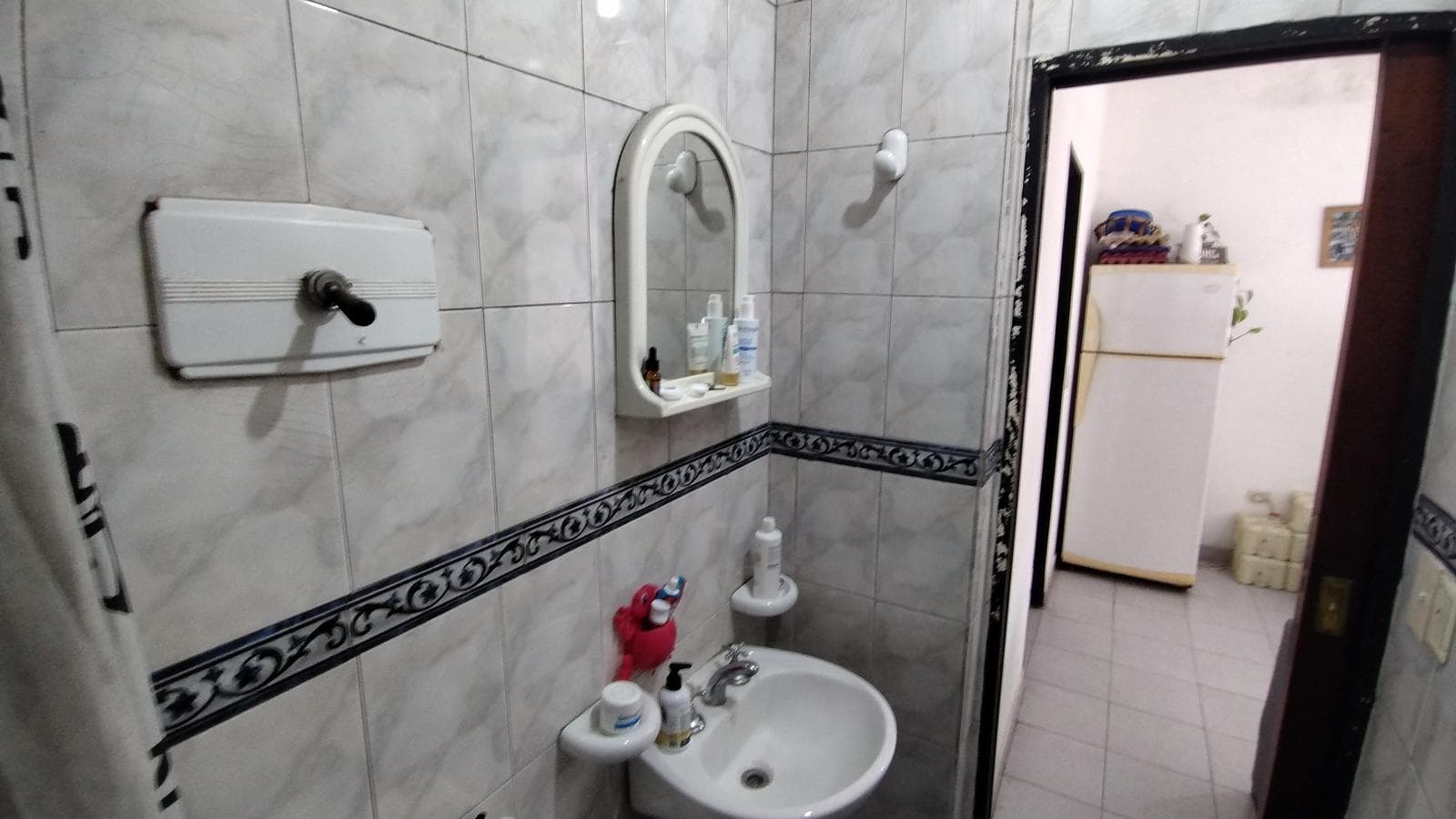 House for Sale: 3 bedrooms plus a spacious apartment on a large lot in MONTE GRANDE