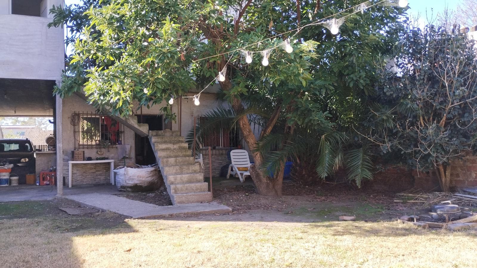 House for Sale: 3 bedrooms plus a spacious apartment on a large lot in MONTE GRANDE