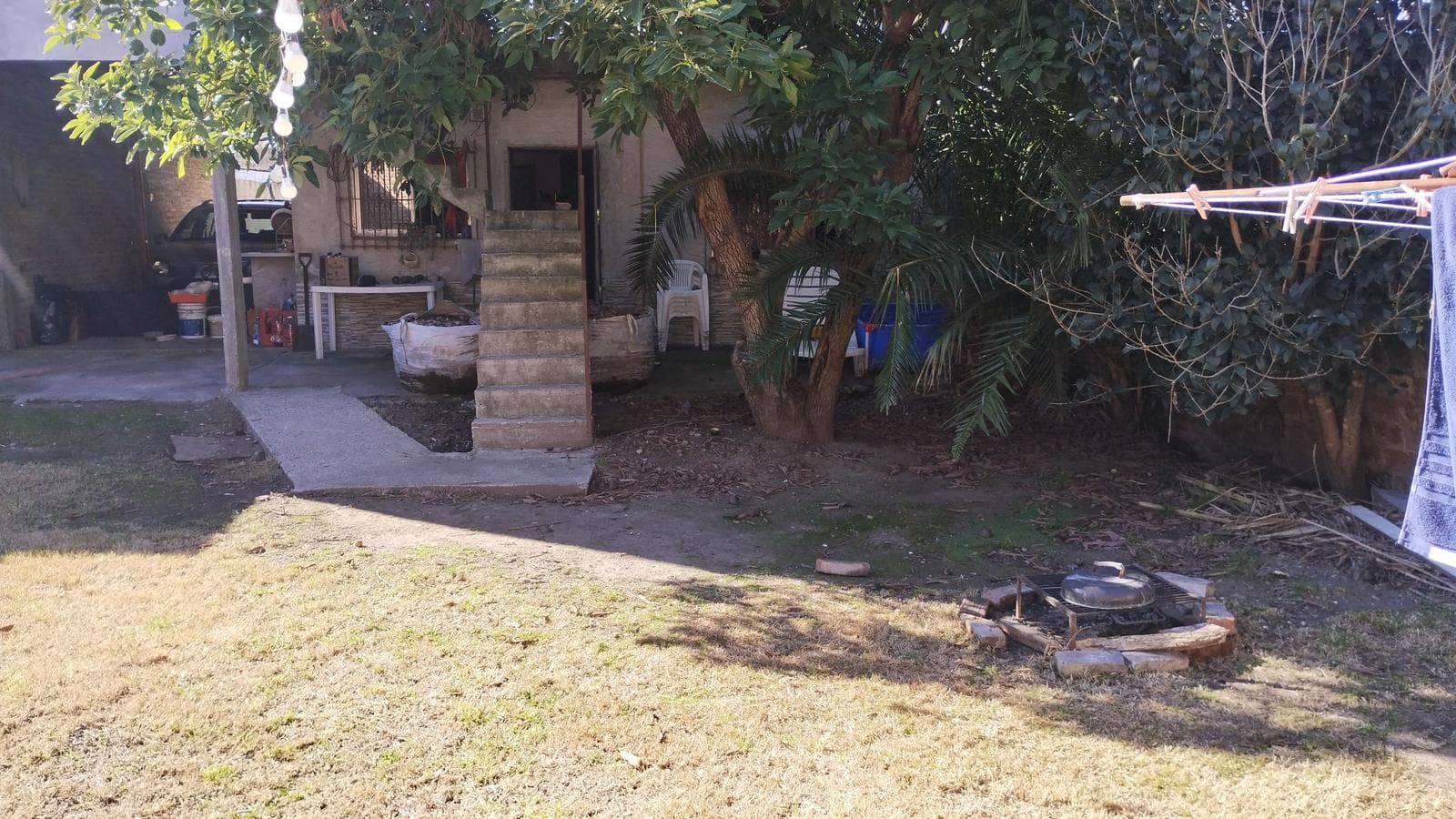 House for Sale: 3 bedrooms plus a spacious apartment on a large lot in MONTE GRANDE
