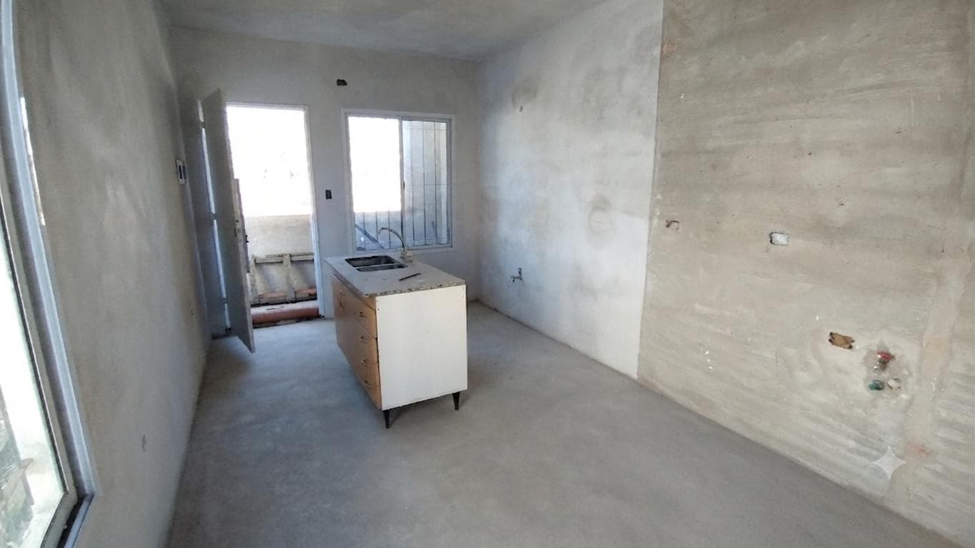 House for Sale: 3 bedrooms plus a spacious apartment on a large lot in MONTE GRANDE