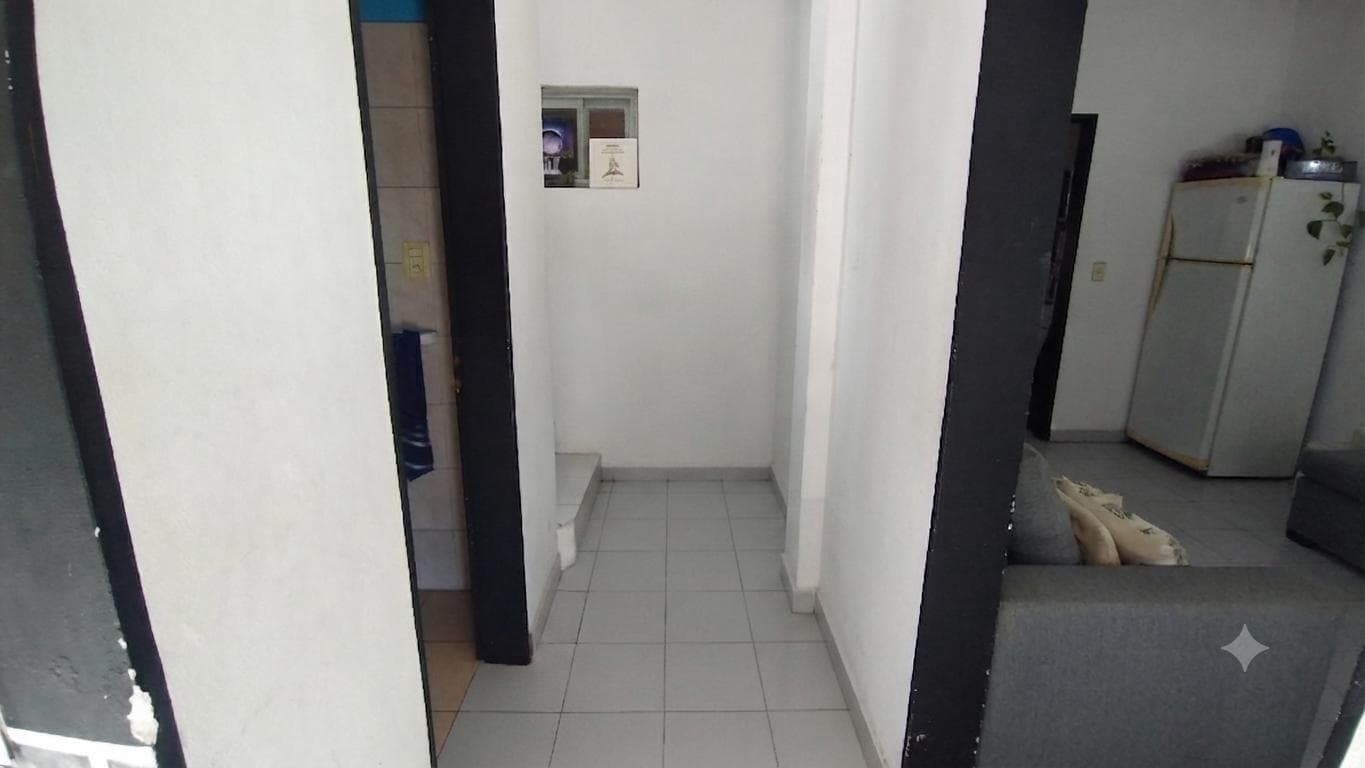 House for Sale: 3 bedrooms plus a spacious apartment on a large lot in MONTE GRANDE