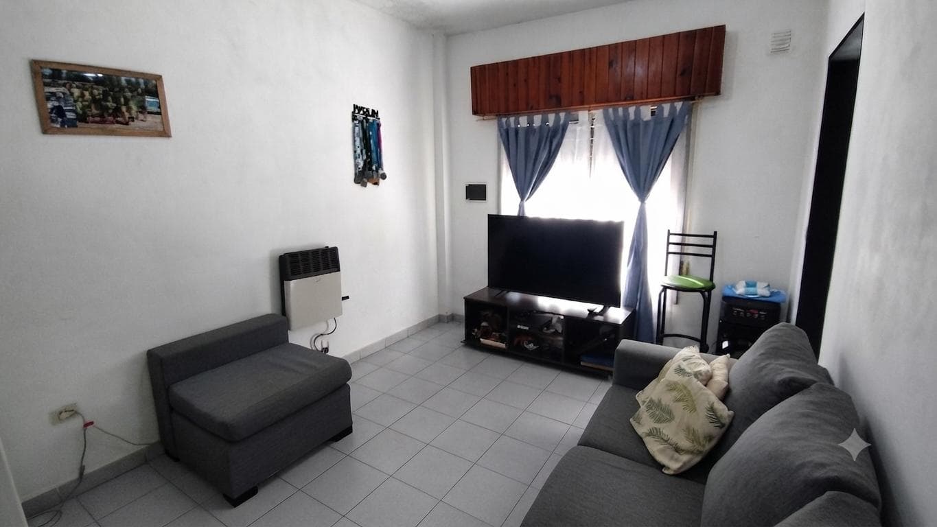 House for Sale: 3 bedrooms plus a spacious apartment on a large lot in MONTE GRANDE