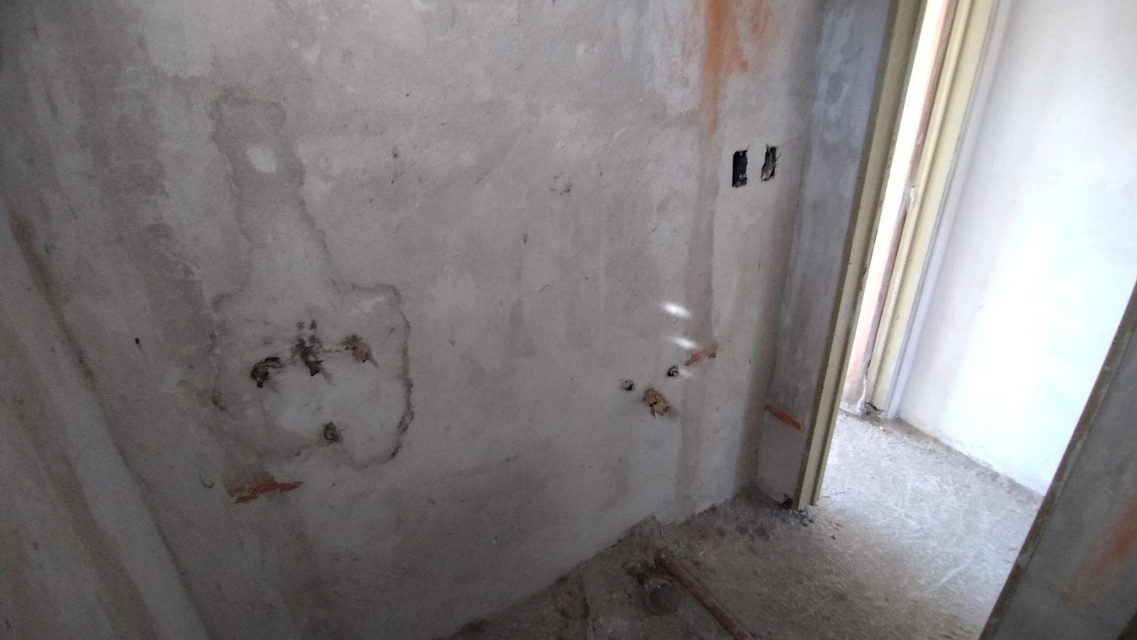 House for Sale: 3 bedrooms plus a spacious apartment on a large lot in MONTE GRANDE