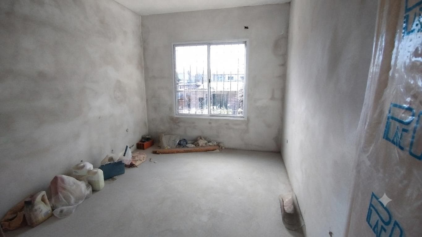 House for Sale: 3 bedrooms plus a spacious apartment on a large lot in MONTE GRANDE