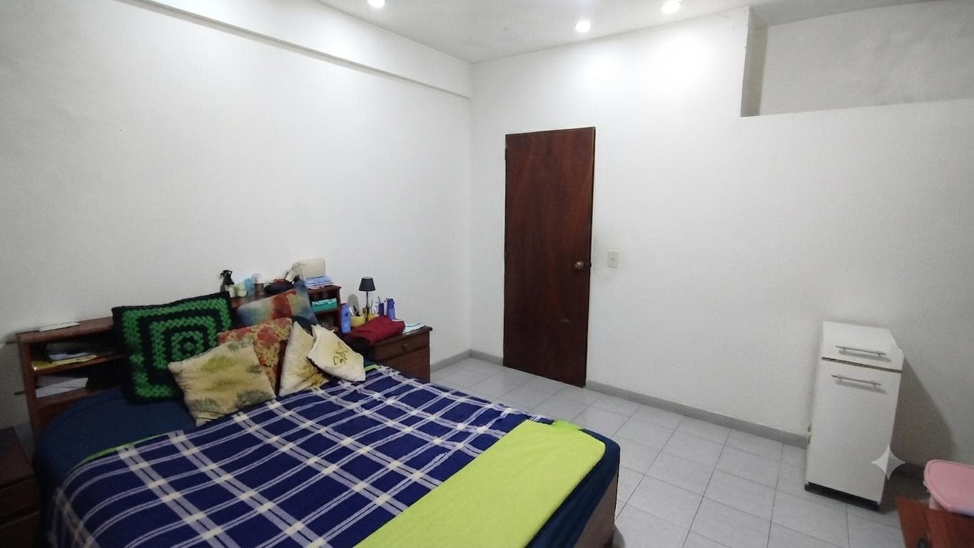 House for Sale: 3 bedrooms plus a spacious apartment on a large lot in MONTE GRANDE