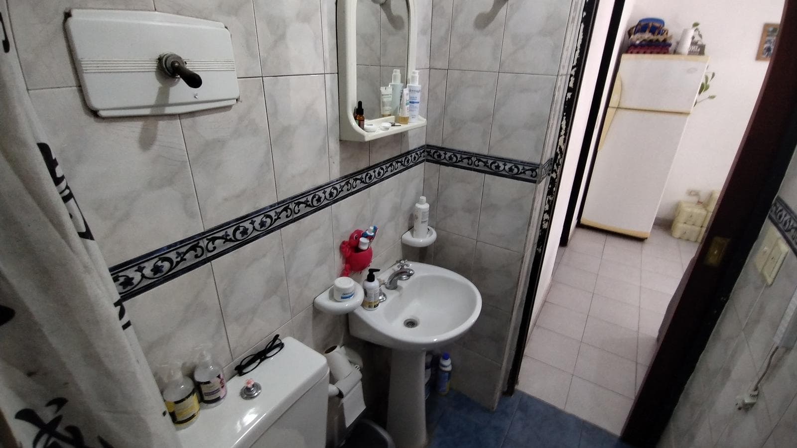 House for Sale: 3 bedrooms plus a spacious apartment on a large lot in MONTE GRANDE