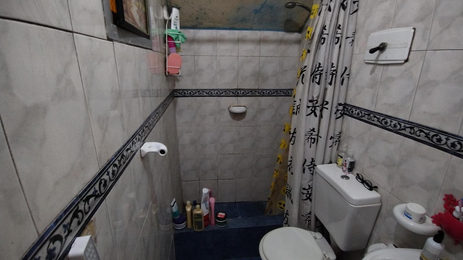 House for Sale: 3 bedrooms plus a spacious apartment on a large lot in MONTE GRANDE