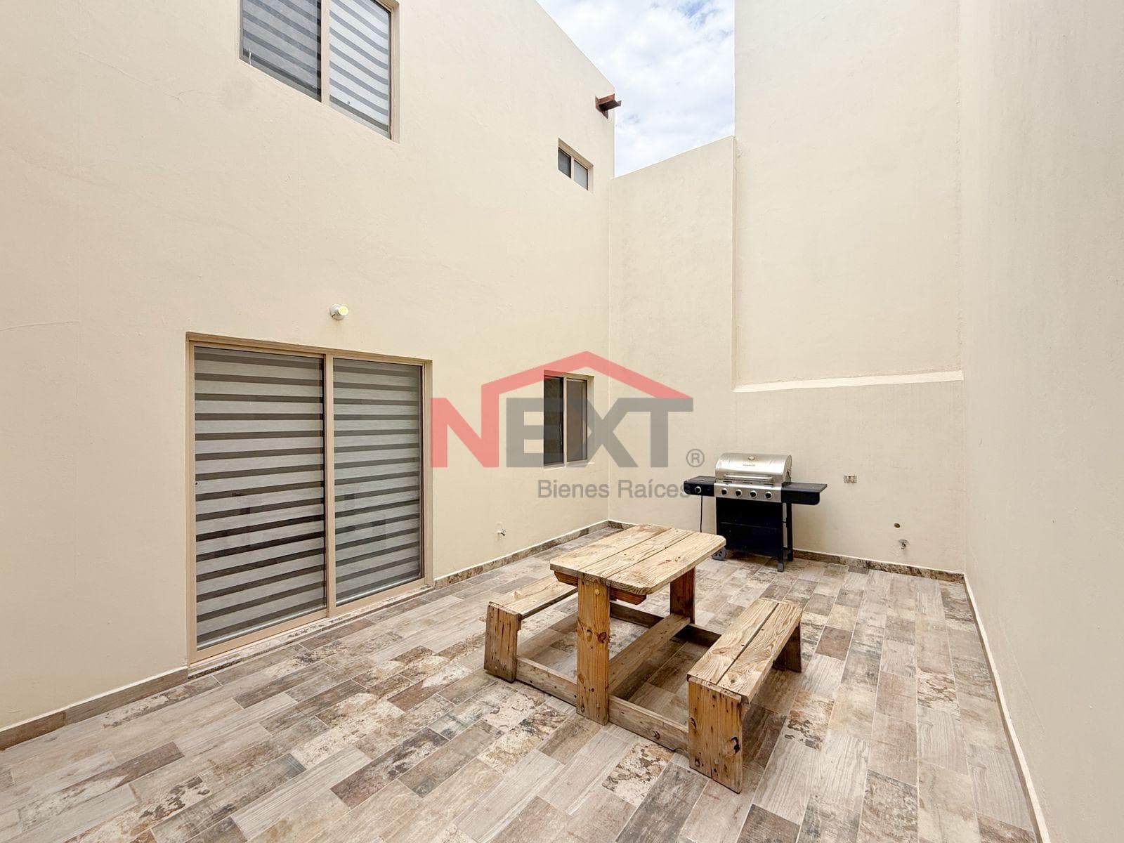 HOUSE FOR RENT IN THE ALTA FIRENZE RESIDENTIAL AREA