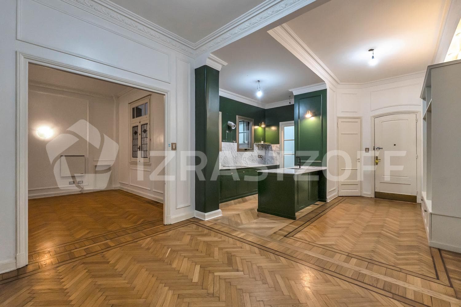 Renovated 4-room French-style apartment for rent in Recoleta