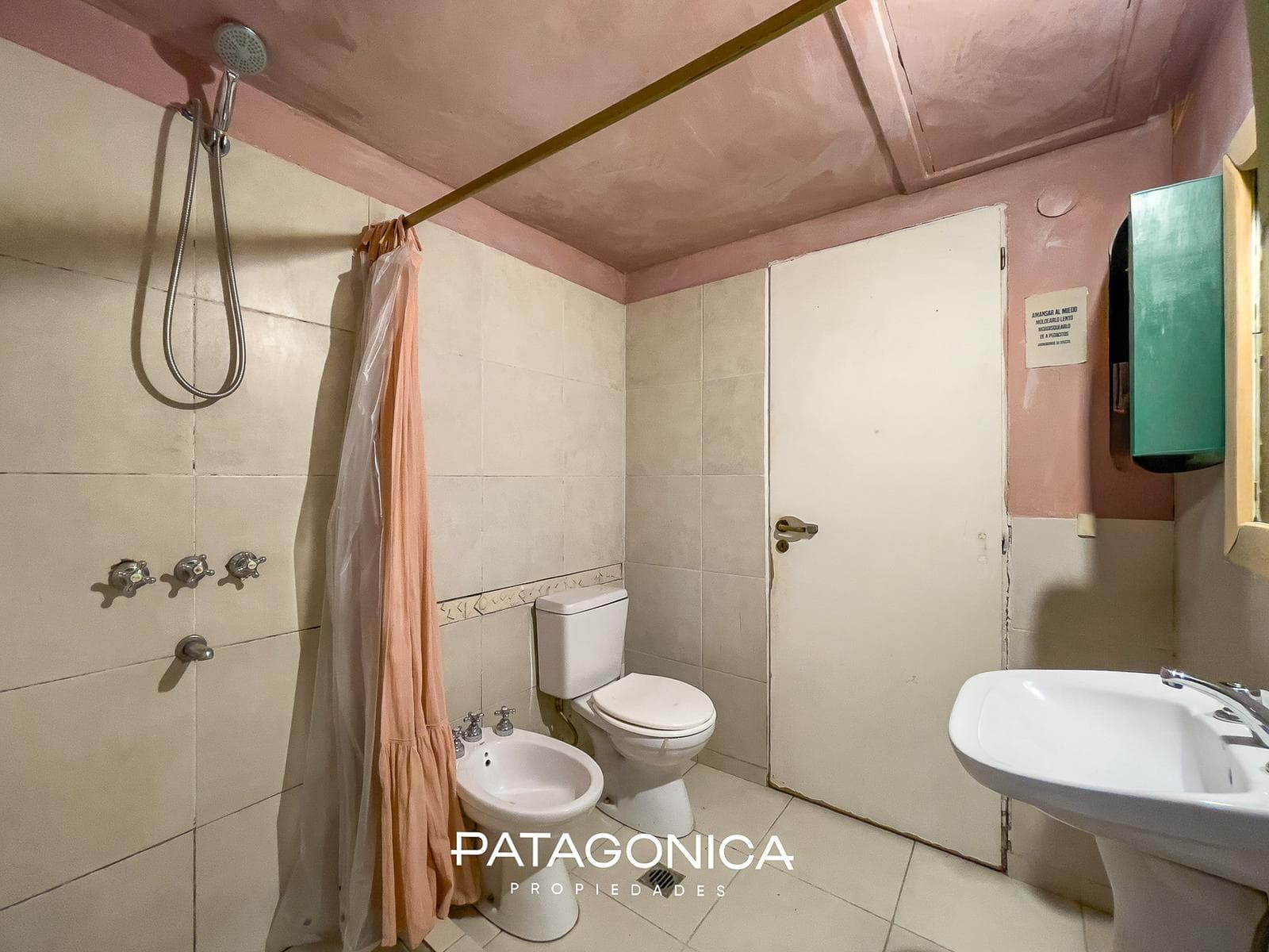 HOUSE FOR SALE WITH 2 SEPARATE UNITS: APARTMENT + LOFT, LAS BALSAS, VILLA LA ANGOSTURA