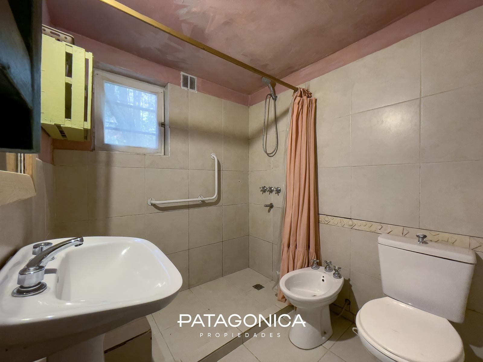 HOUSE FOR SALE WITH 2 SEPARATE UNITS: APARTMENT + LOFT, LAS BALSAS, VILLA LA ANGOSTURA