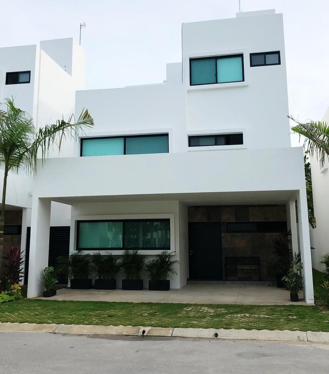 House for Rent in Lantana, Huayacán, Cancún