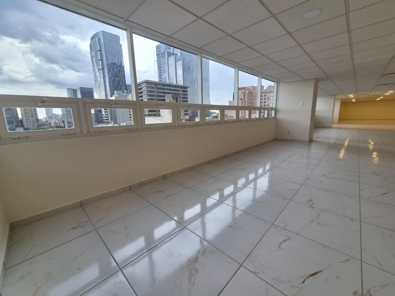 Office for Rent on Juárez Street