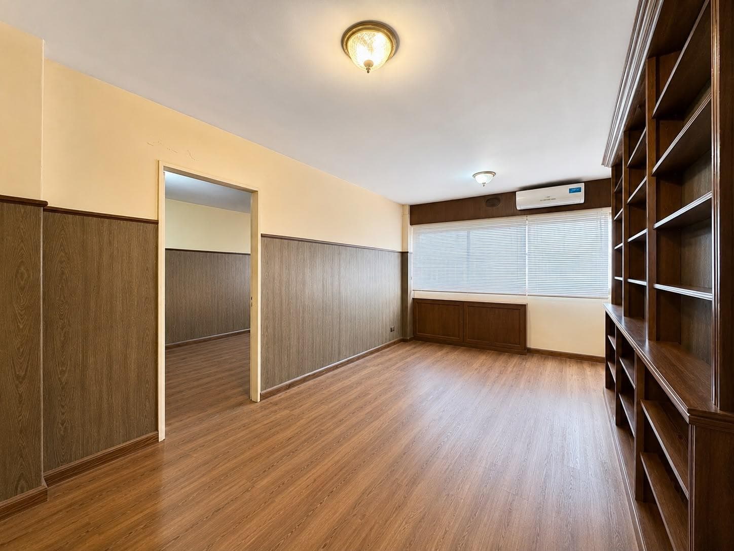 Rivadavia, Martin, and Omarr - Spacious office with 4 offices and a meeting room - For Rent