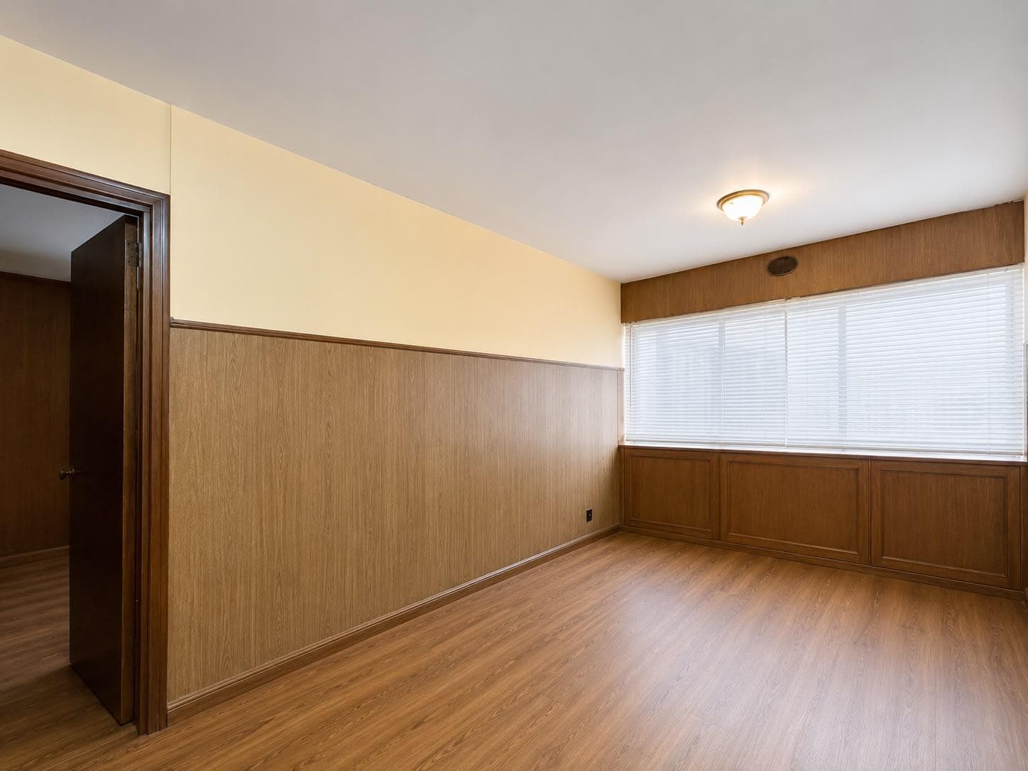 Rivadavia, Martin, and Omarr - Spacious office with 4 offices and a meeting room - For Rent