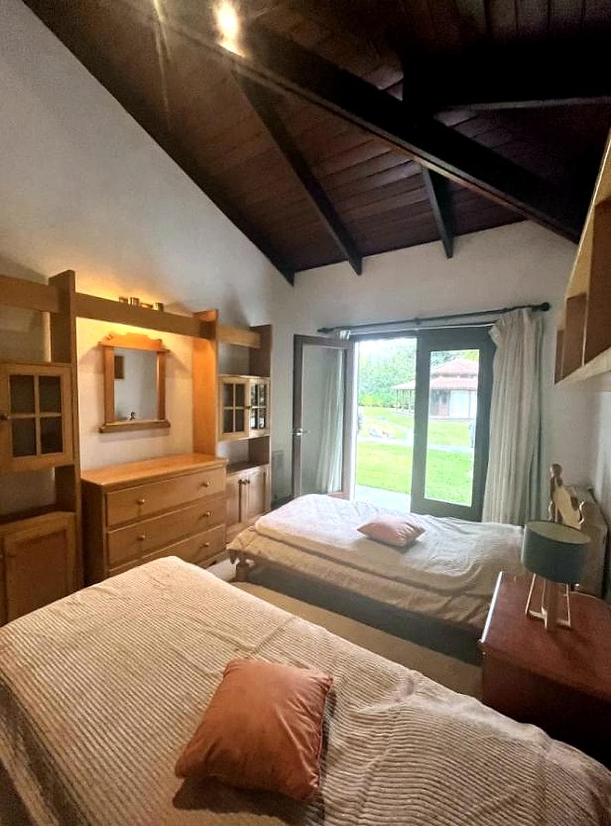 Annual Rental: 4-Bedroom House in Playa Mansa