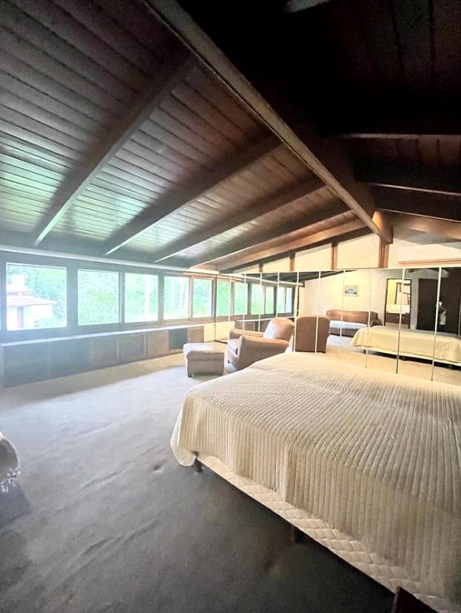 Annual Rental: 4-Bedroom House in Playa Mansa