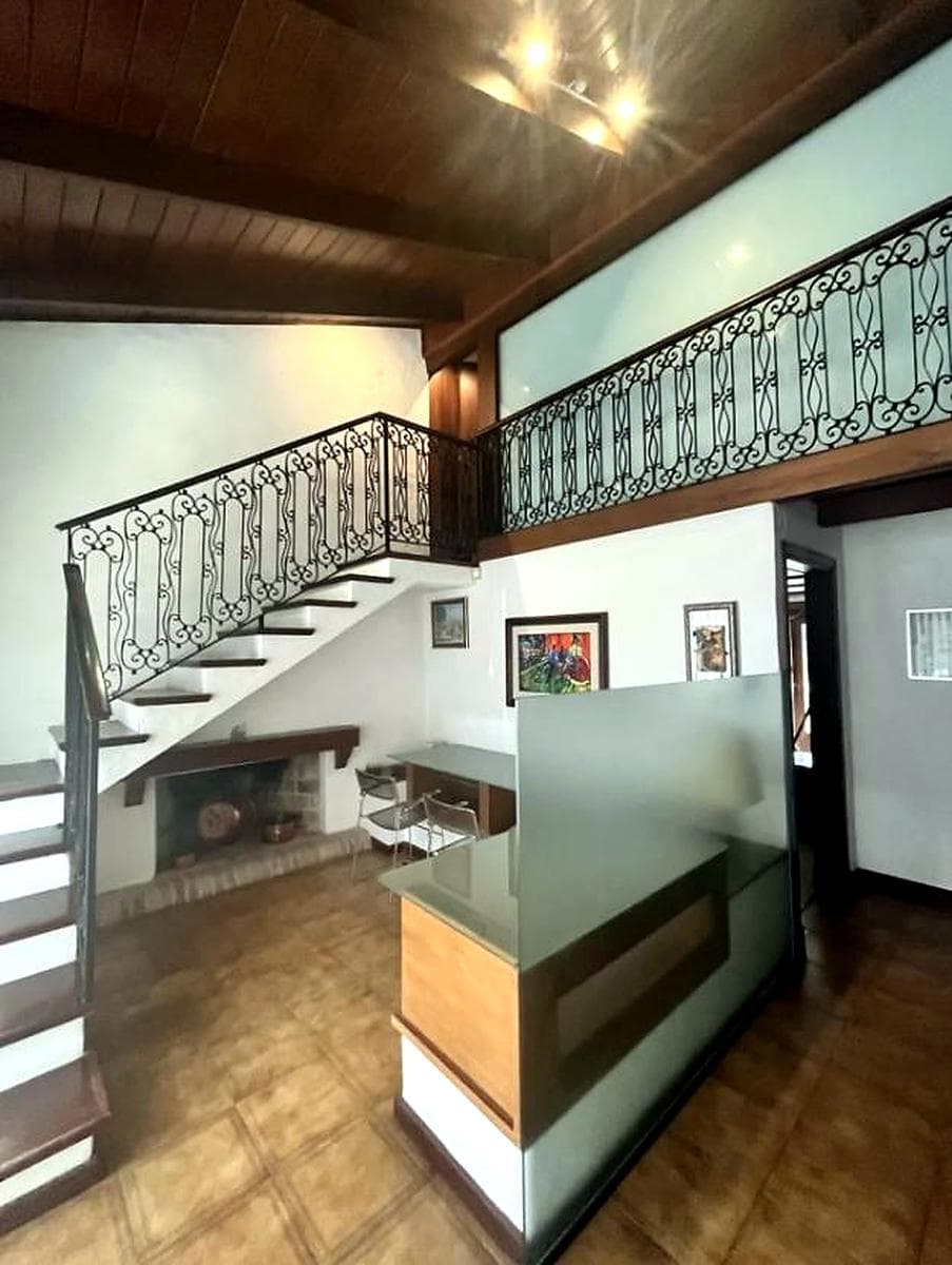 Annual Rental: 4-Bedroom House in Playa Mansa