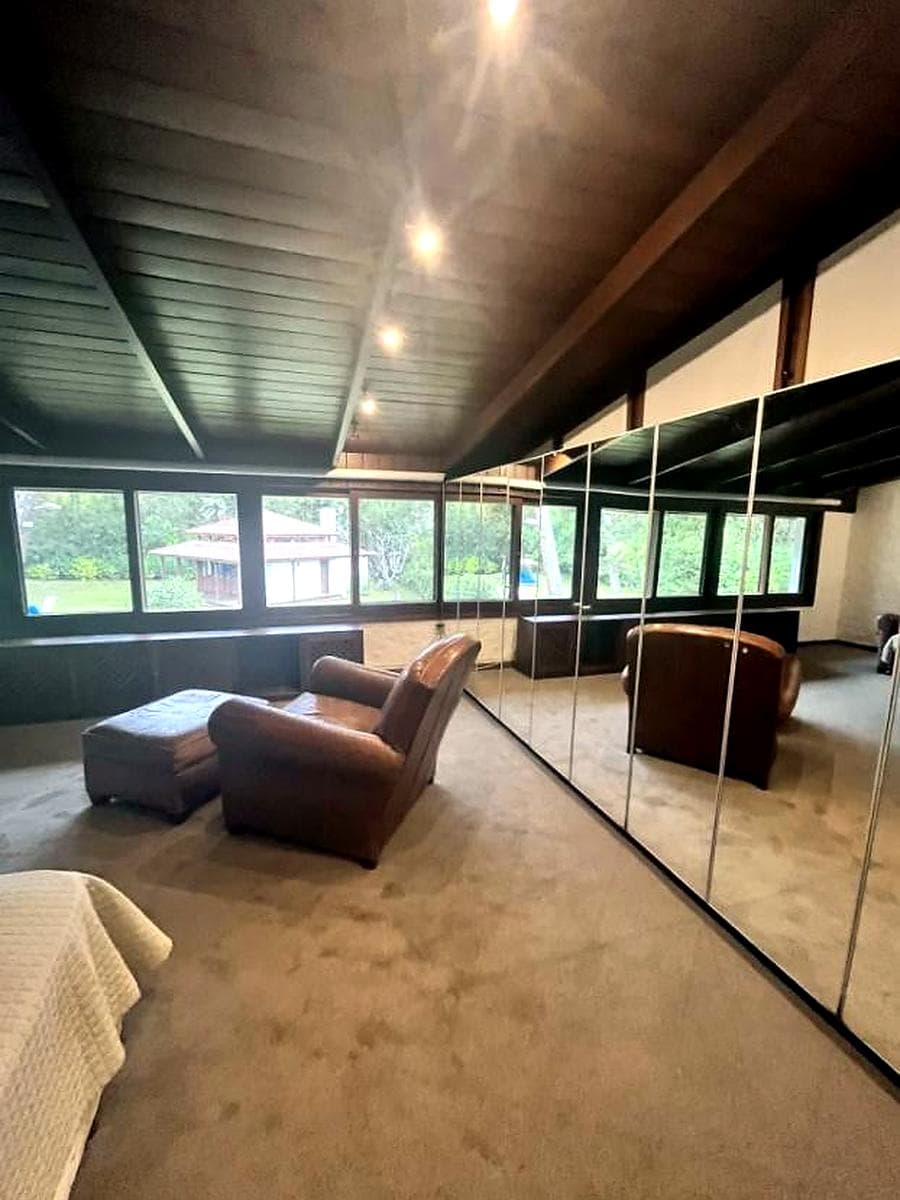 Annual Rental: 4-Bedroom House in Playa Mansa