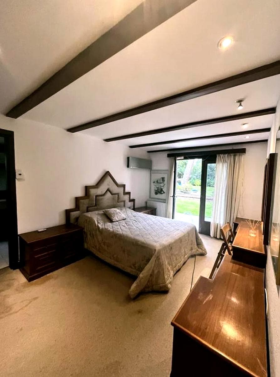 Annual Rental: 4-Bedroom House in Playa Mansa