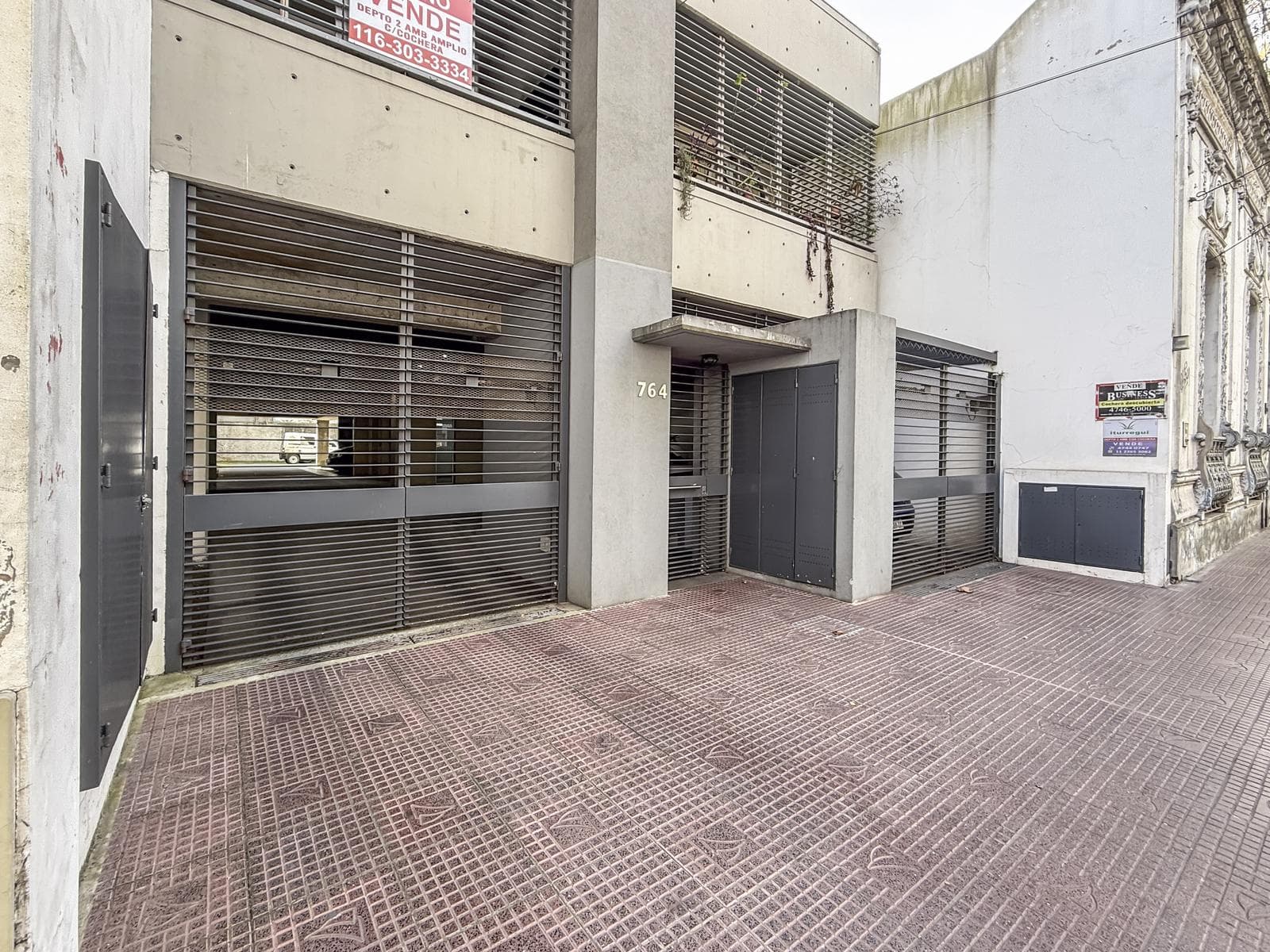 2-room apartment for sale with a covered parking space