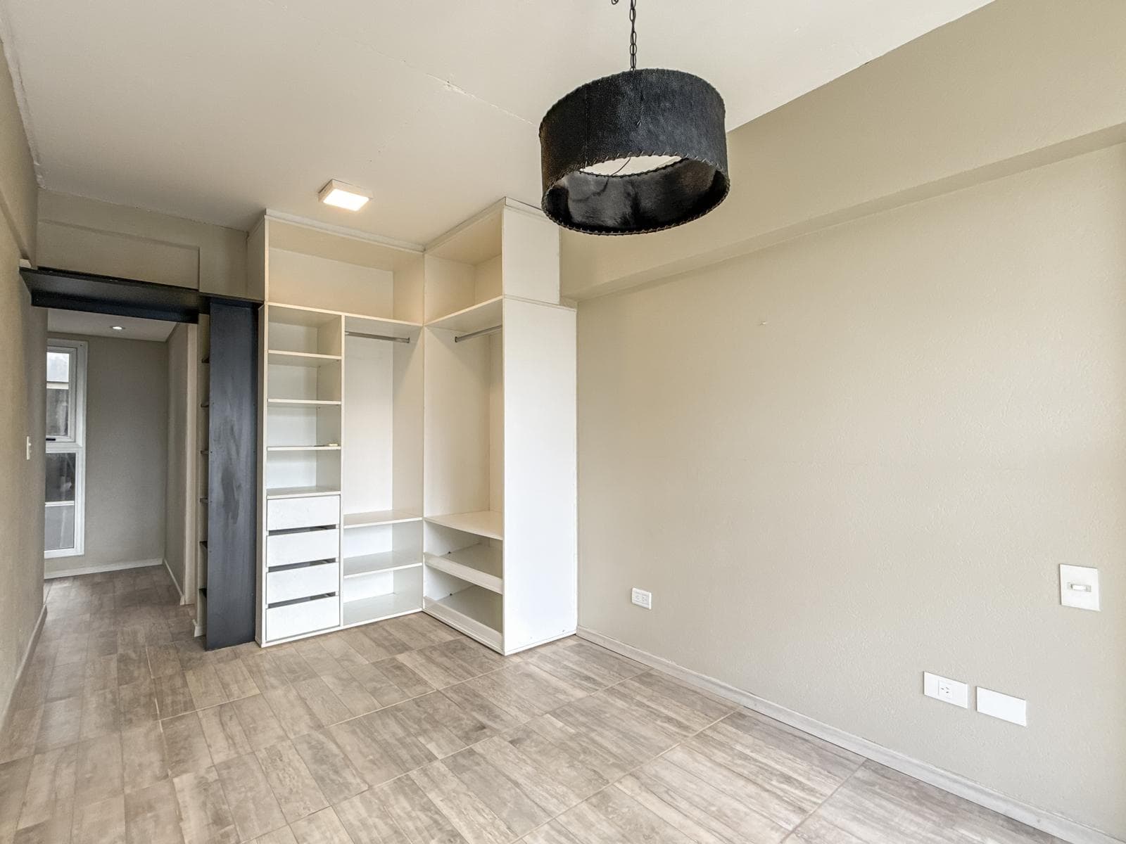 2-room apartment for sale with a covered parking space