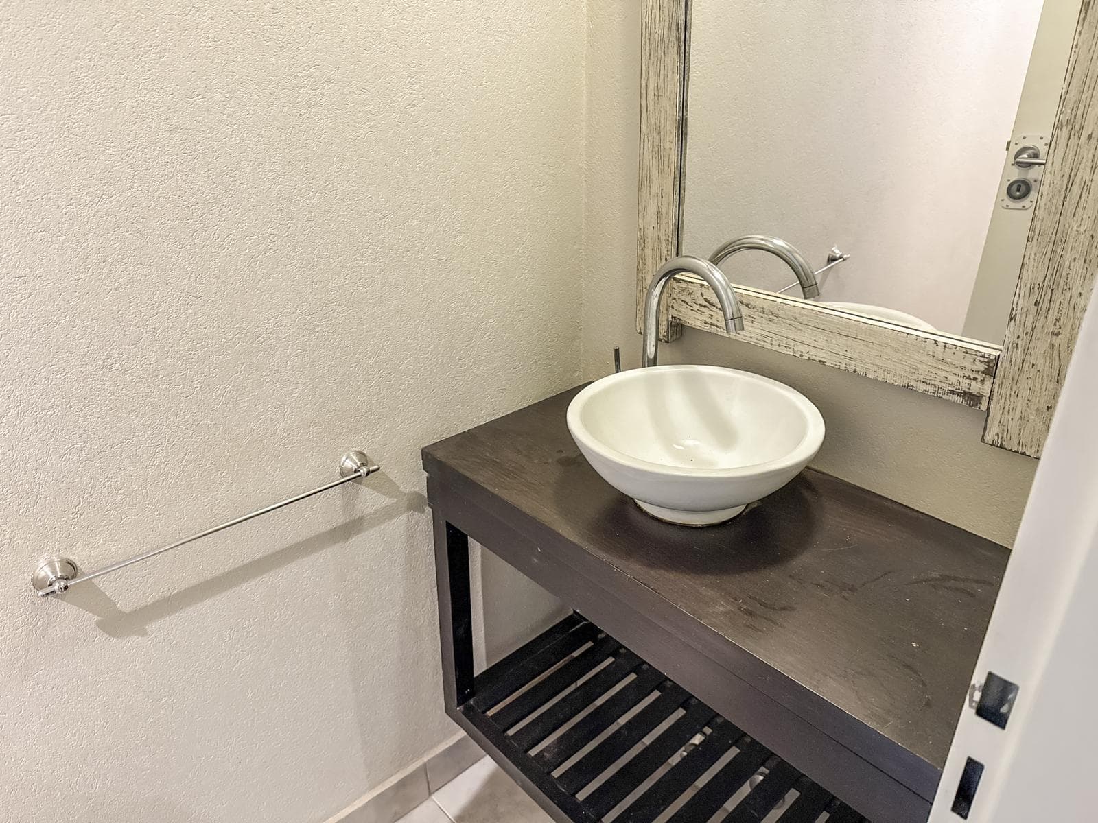 2-room apartment for sale with a covered parking space