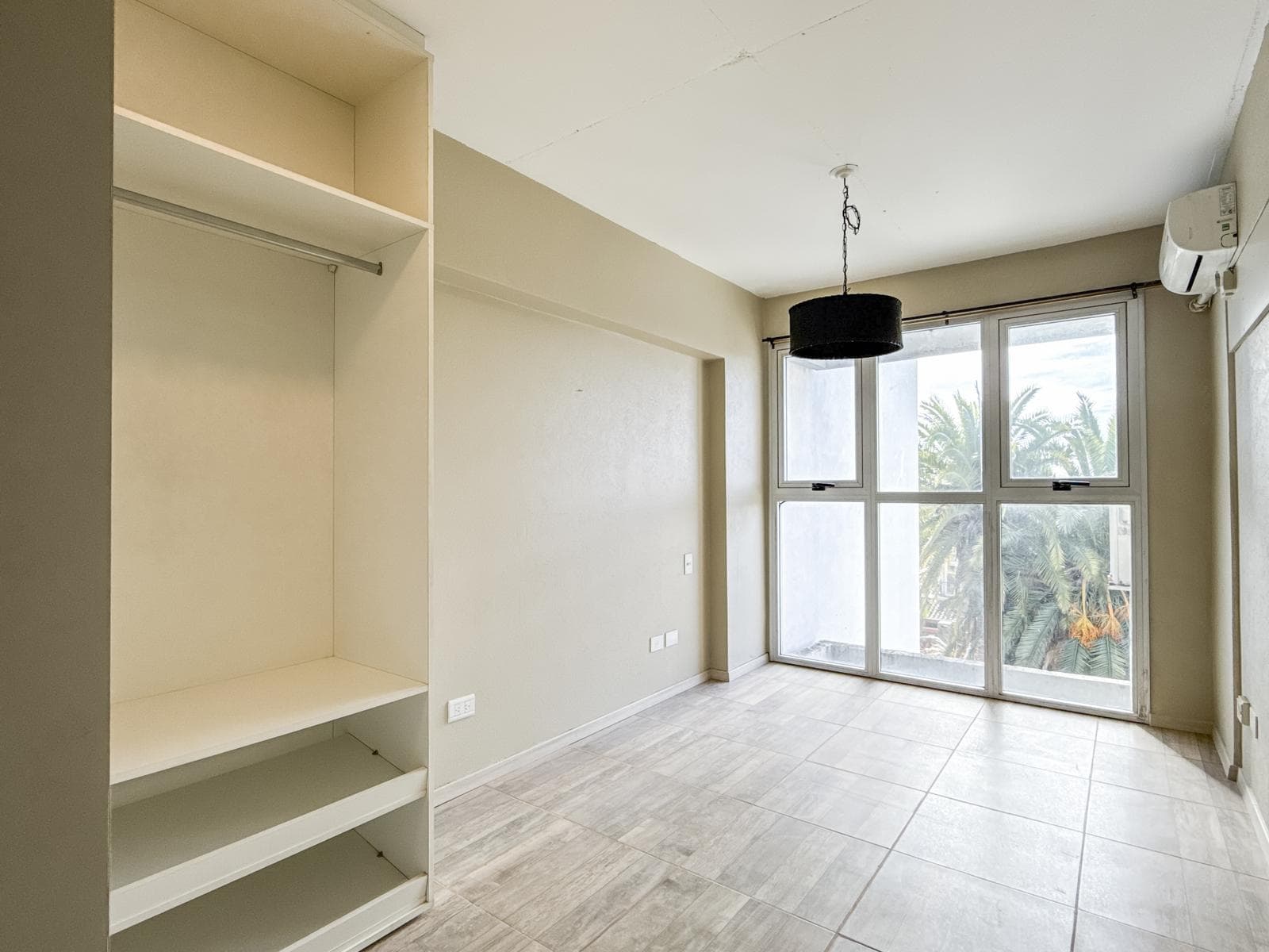 2-room apartment for sale with a covered parking space