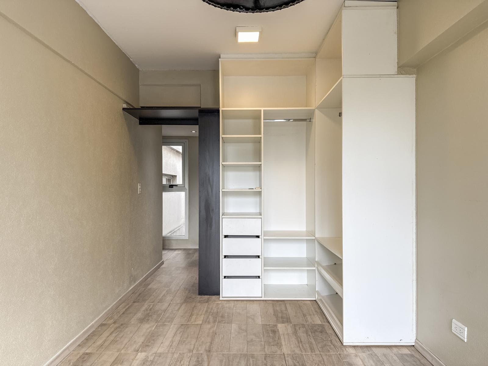 2-room apartment for sale with a covered parking space